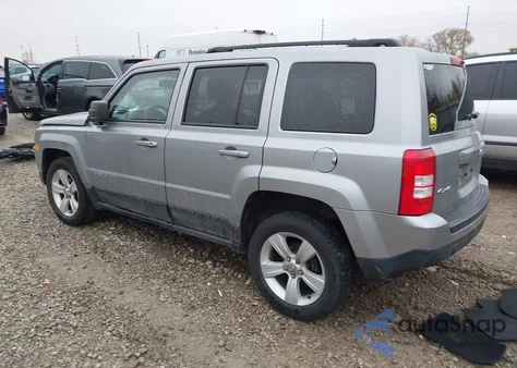 2016 Jeep Patriot Latitude z USA, uszkodzony, nr VIN 1C4NJRFB8GD763743